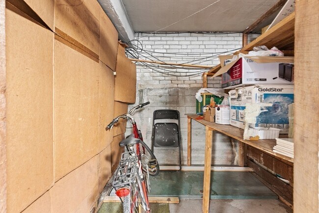 Building Photo - 130 Boylston St