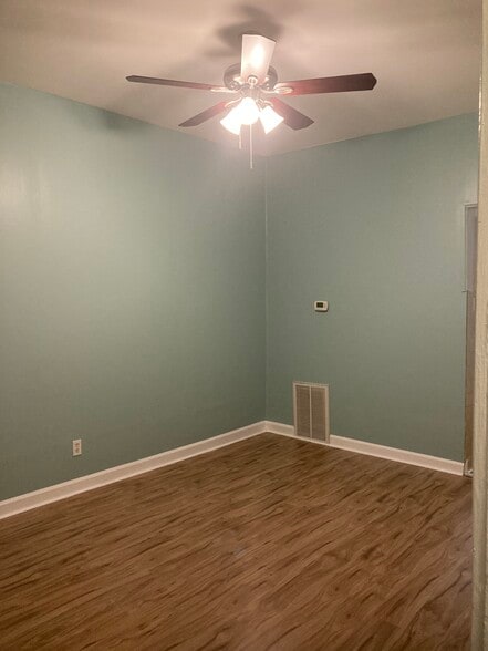 Living room - 2319 W 25th St