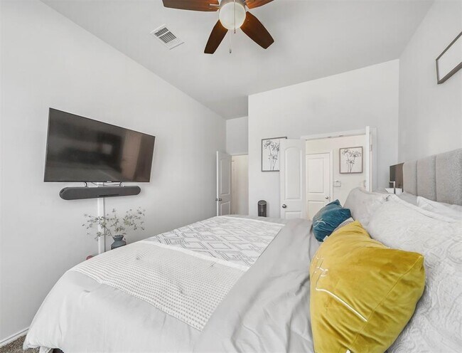 Building Photo - 17023 Canosa Dr