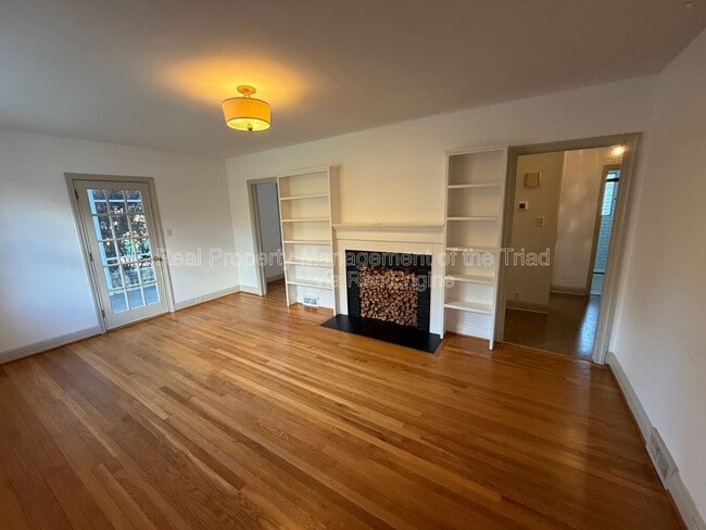 Building Photo - 7530 Shallowford Rd