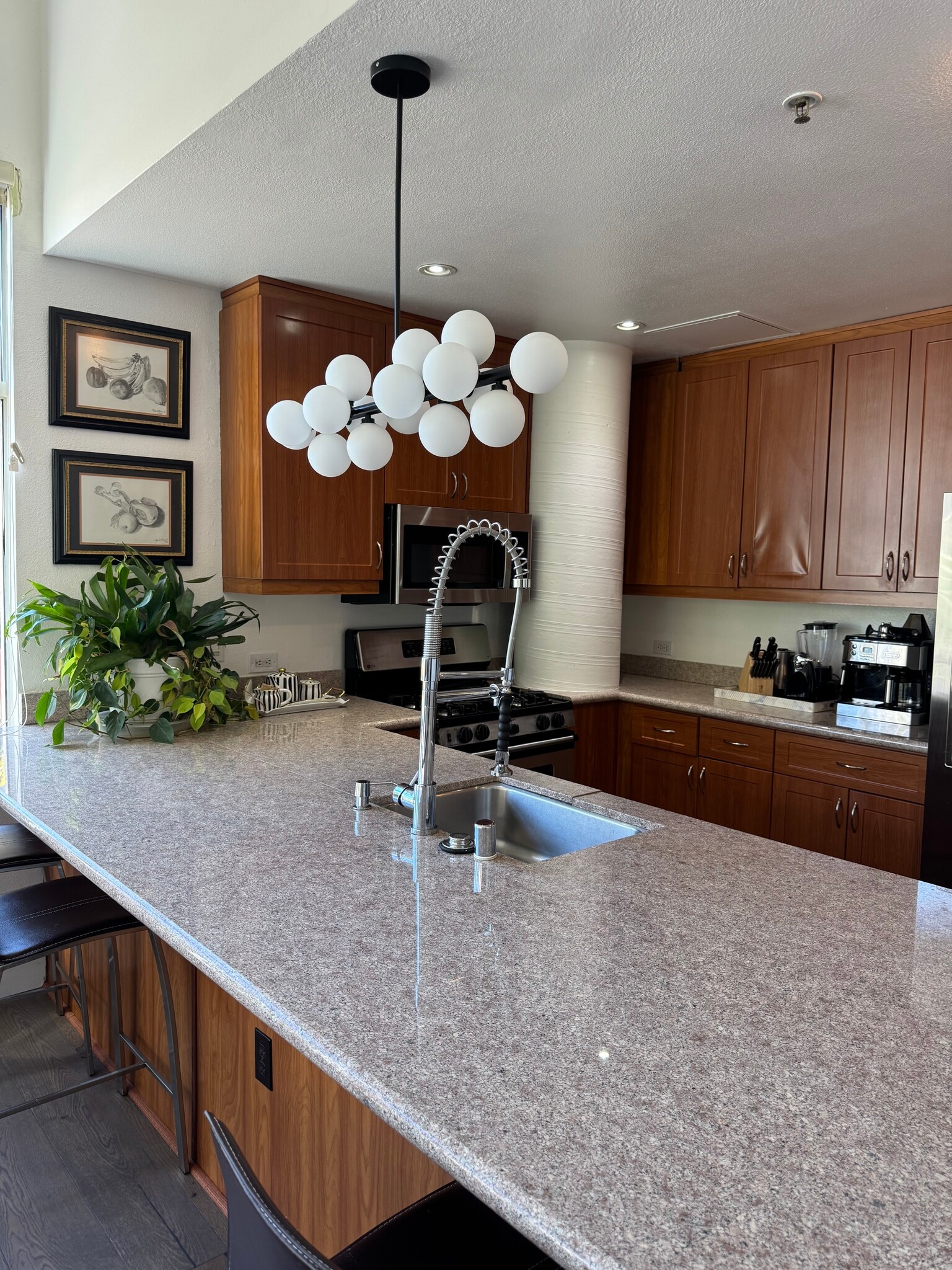 Kitchen - 5855 Horton St