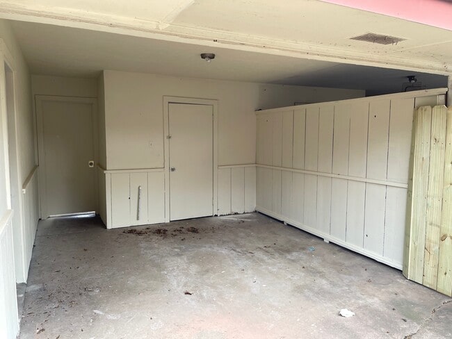 Building Photo - 3105 Lourdes St