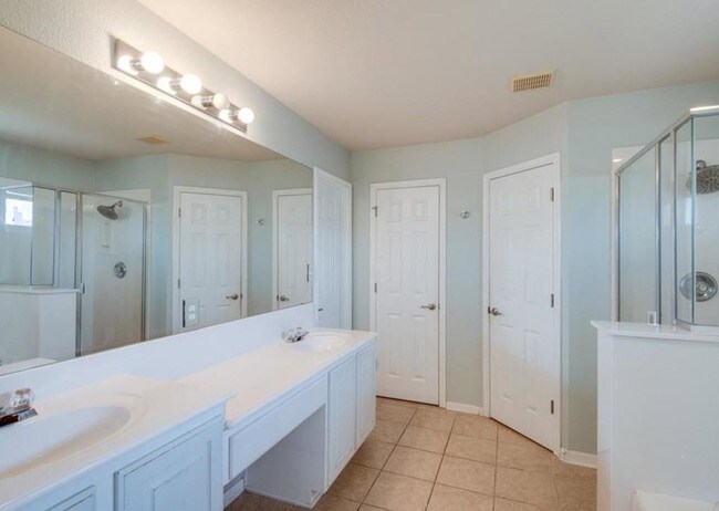 Building Photo - 15433 Whistling Straits Dr