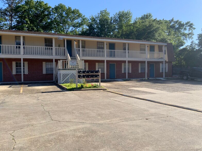 Fresh Exterior, landscaping - 601 N 31st Ave