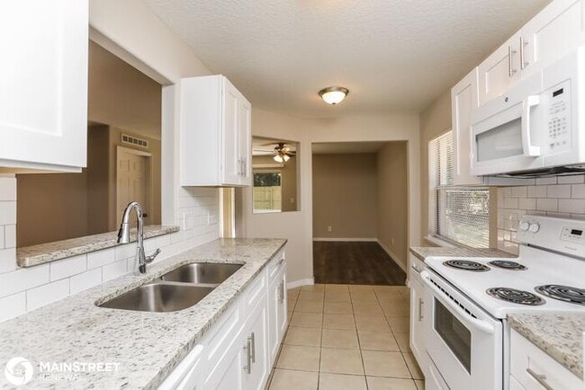 Building Photo - 1360 S CENTRAL AVE, APOPKA, FL 32703