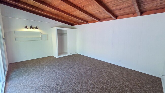 Building Photo - 6727 Boer Ave