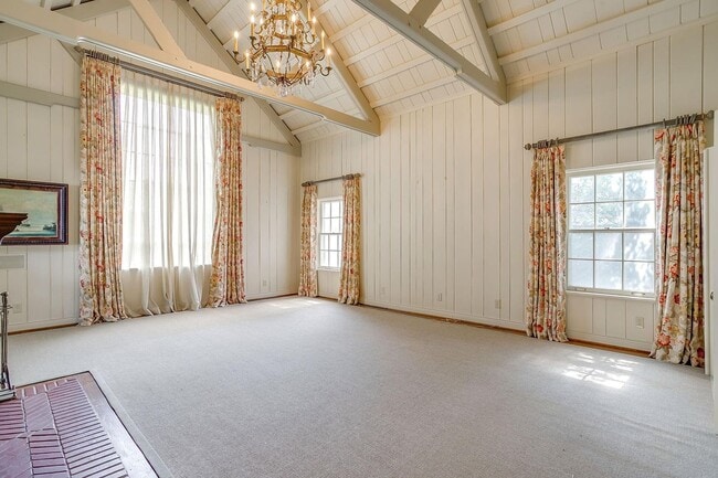 Building Photo - Prime Location- Classic 1936- 3 Bed, 3.5 Bath, Seconds from River Crest Country Club- 76107