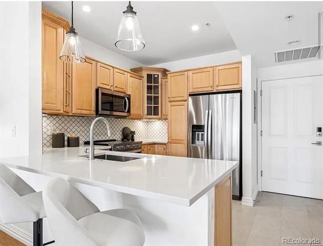 Building Photo - 2700 E Cherry Creek S Dr
