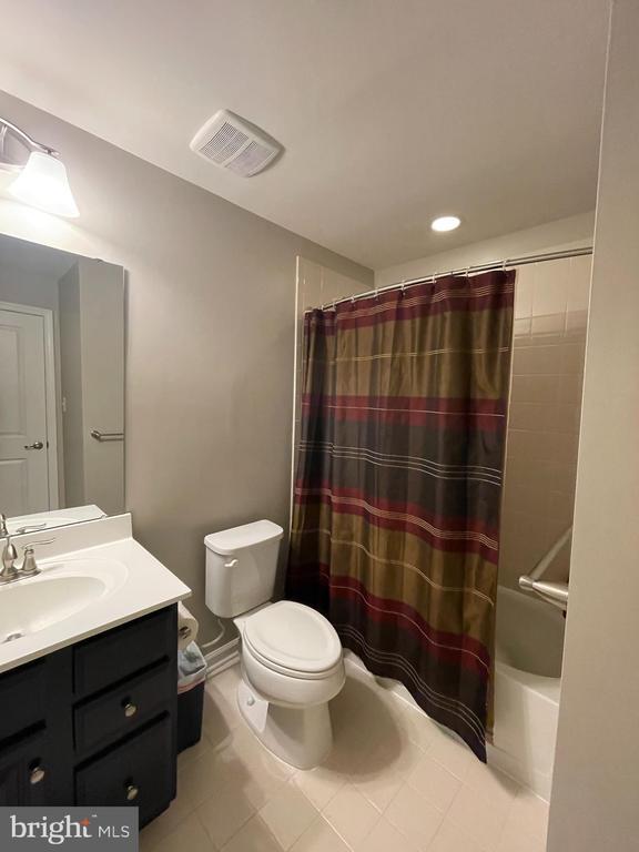 Building Photo - 22421 Sweetspire Dr