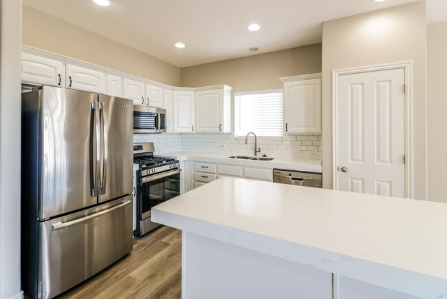 Building Photo - 8818 Jefferson Dr