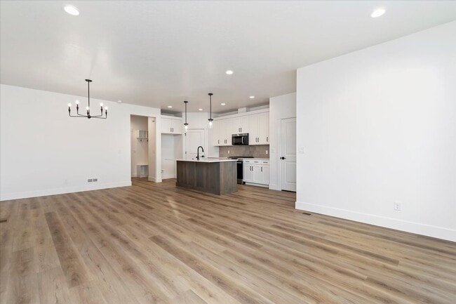 Building Photo - Brand New 3 Bed 2.5 Bath Townhouse With Many Amenities