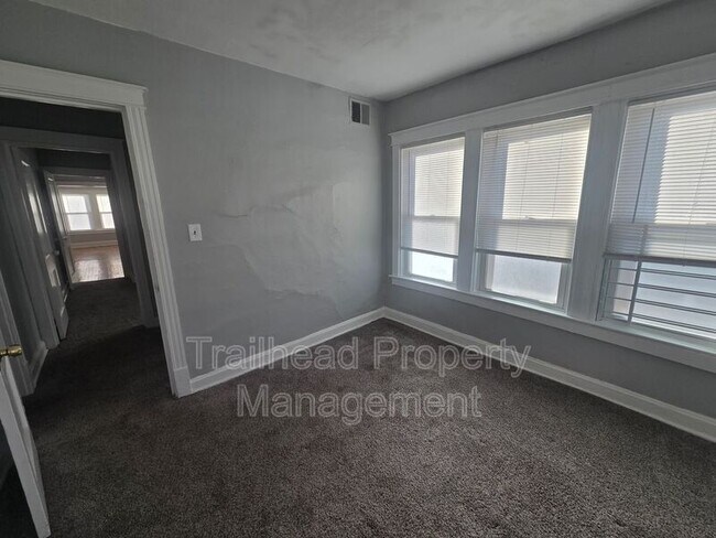 Building Photo - 4006 Warwick Blvd