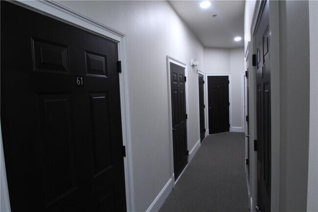 Building Photo - 11 Perimeter Center E