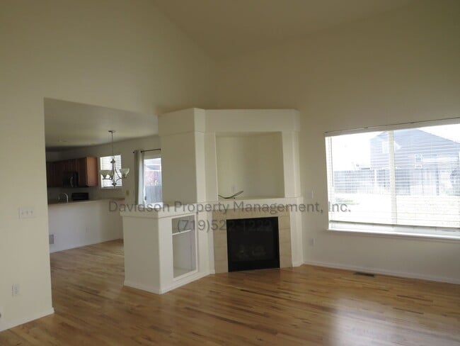 Building Photo - Charming 3 Bedroom House in Stetson Hills