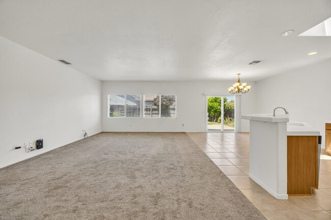Building Photo - 9259 Crystal Falls Way