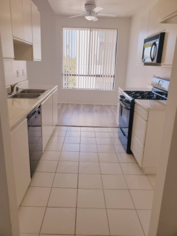 Building Photo - 4343 Whitsett Ave