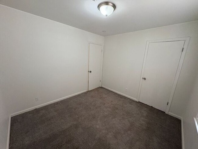 Building Photo - Beautiful 3-Bedroom Home with Spacious Liv...