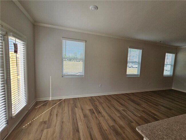 Building Photo - 27 Berryville Dr