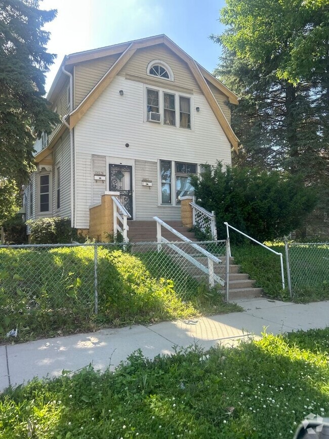 Building Photo - Comfortable 2BR Home – Low Deposit Program...