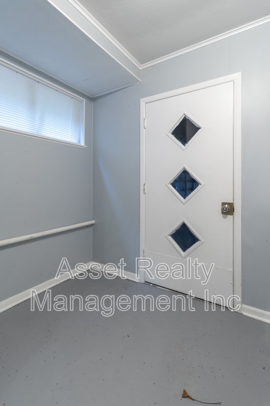 Building Photo - 630 Colonial Dr