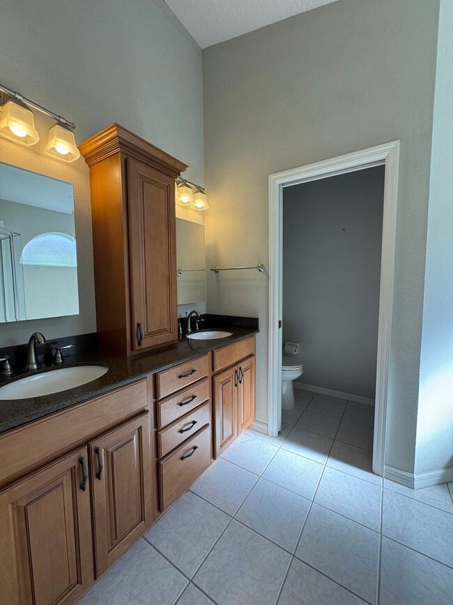 Building Photo - 4 Bedroom 2 Bathroom with Garage and Pool! Annual Rental