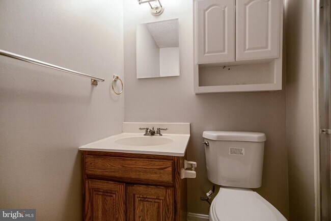 Building Photo - 2012 Friendship Ln