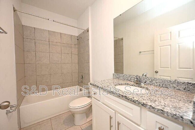 Building Photo - 685 Crown Rose Dr