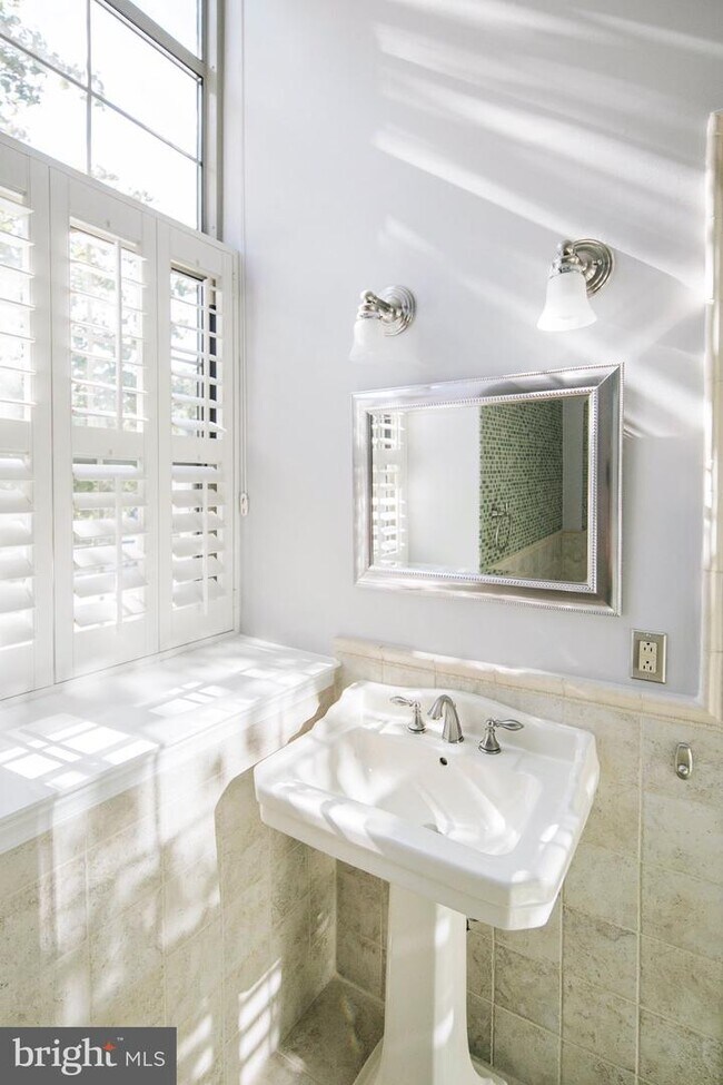 Building Photo - 3700 College Ave