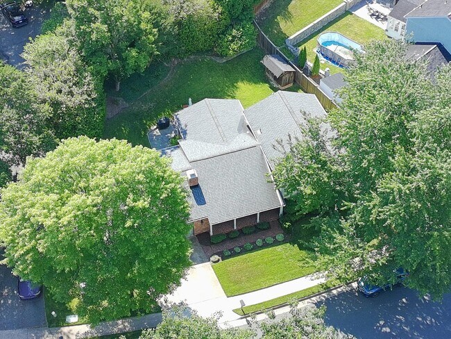 Building Photo - 8097 Winding Way Ct