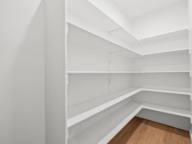 Building Photo - Beautiful 3-bedroom, 2.5-bath townhome