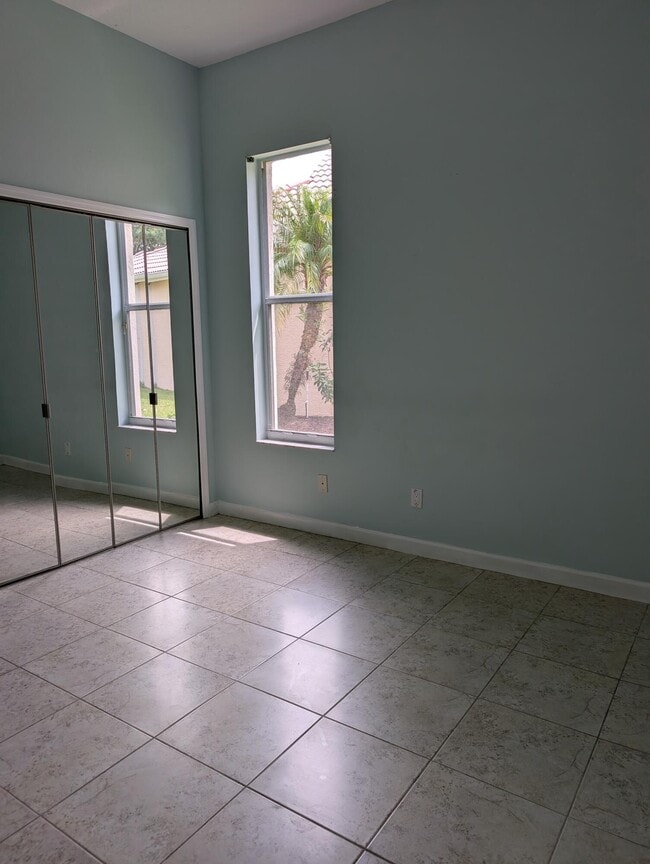 Building Photo - 708 SW St Vincent Cove