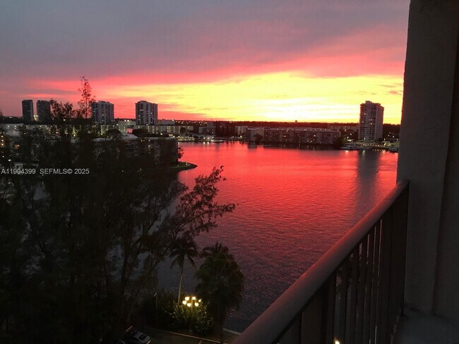 Building Photo - 18151 NE 31st Ct