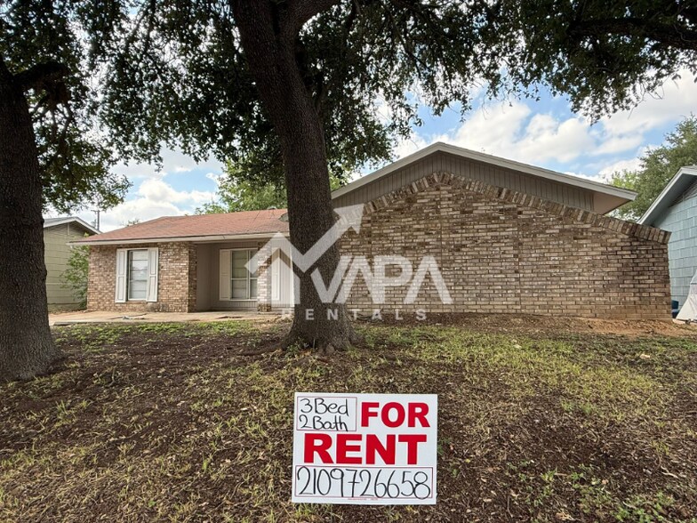 Primary Photo - 7215 Hickory Grove Dr