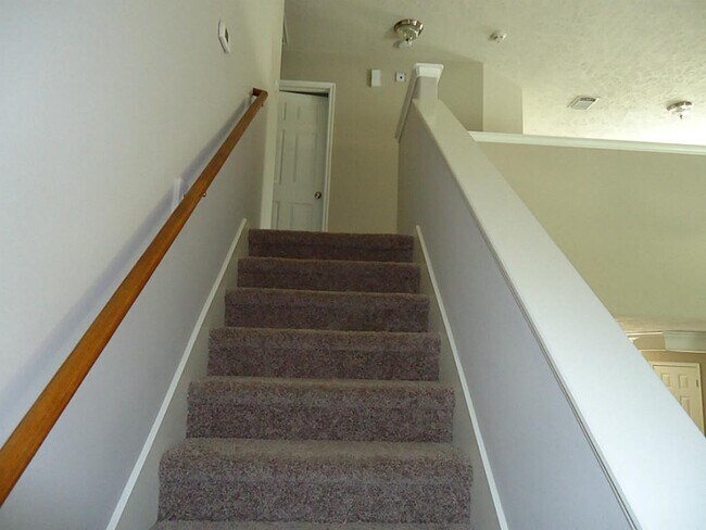 Building Photo - 18468 Sunrise Oaks Ct