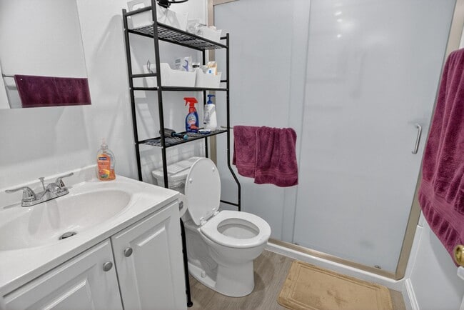 Building Photo - 5973 Searl Terrace