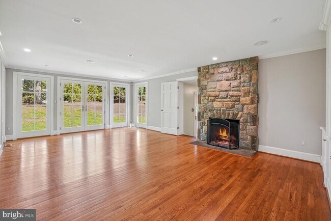 Building Photo - 1210 Suffield Dr