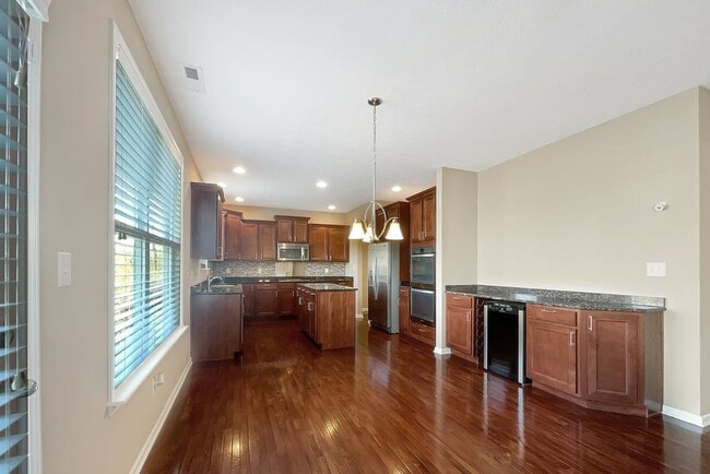 Building Photo - 643 Bracknell Dr