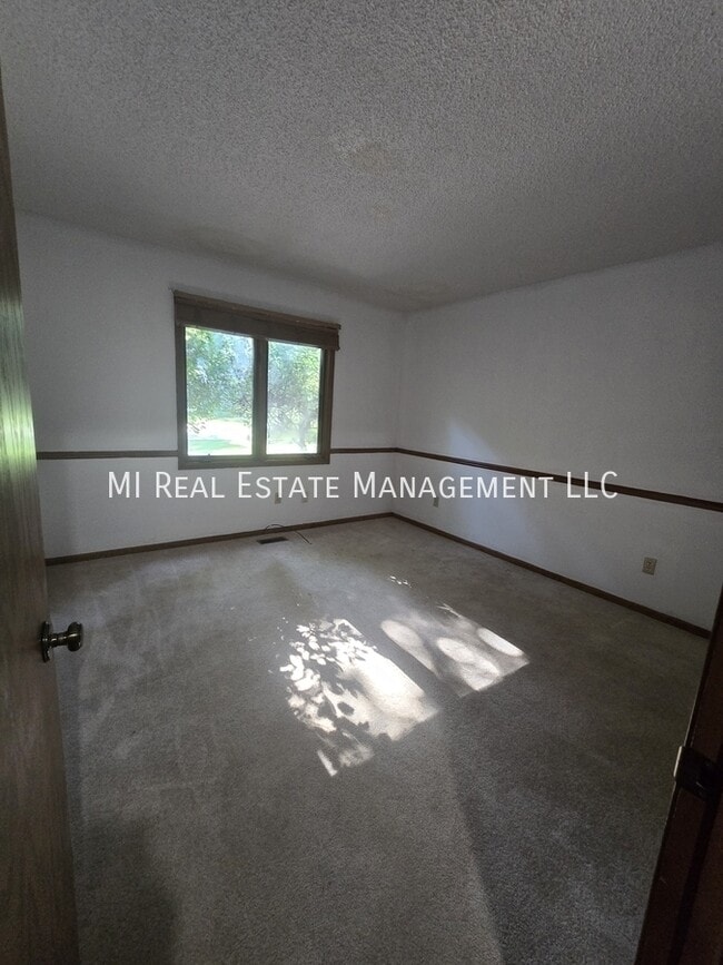 Building Photo - 1268 Oakhampton Rd
