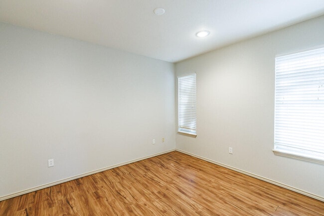 Building Photo - 8210 Chicago Ave