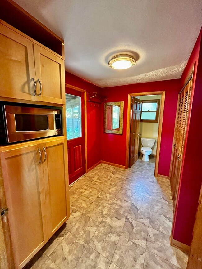 Building Photo - Spectacular Olympic Mountain and Hood Canal Views from Poulsbo Waterfront Home!