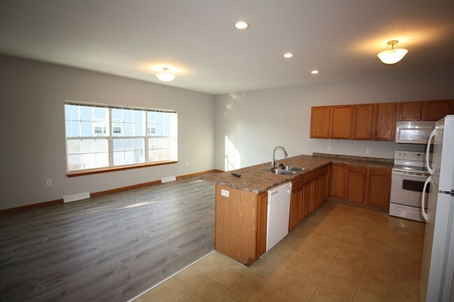 Building Photo - 4219 Owl Creek Dr