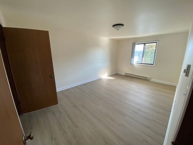 Building Photo - 6030 80th Pl