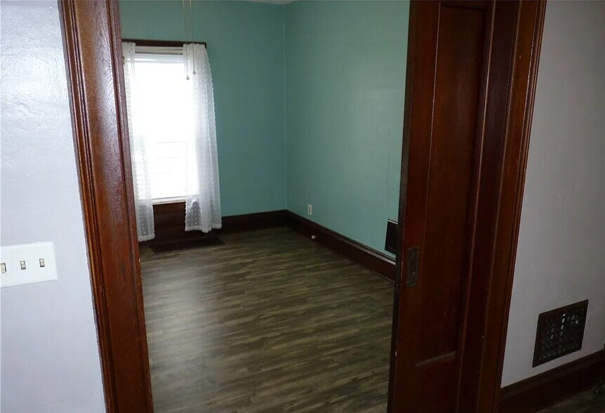 Building Photo - 70 Pershing Ave