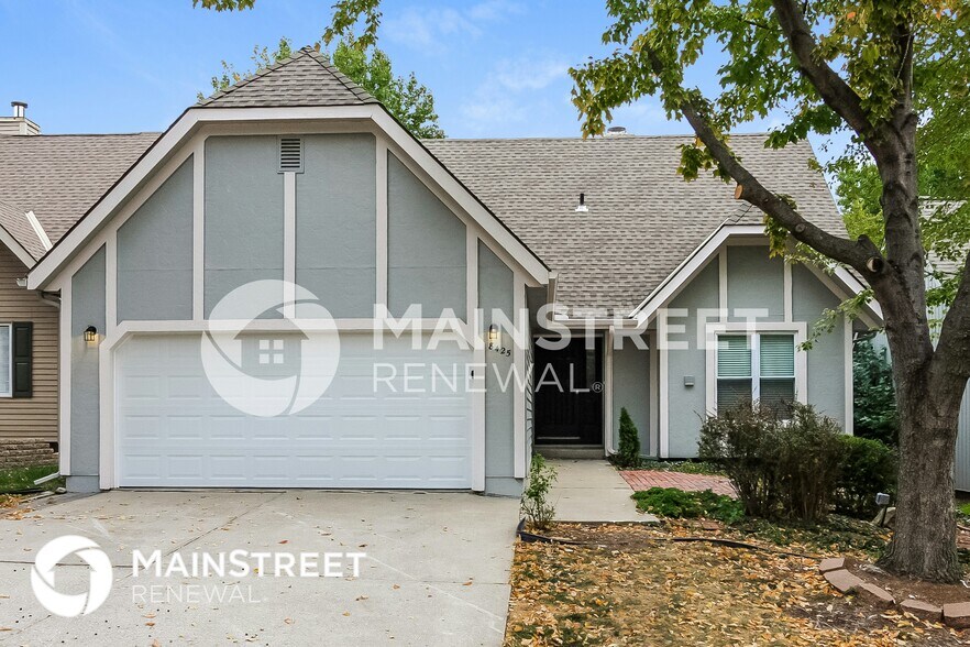 Primary Photo - 8425 N Chatham Ave