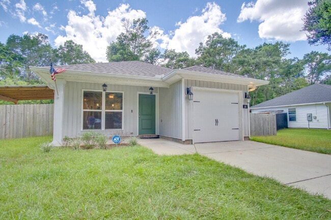 Primary Photo - Modern 3/2 Home with Garage, Fenced Yard, ...
