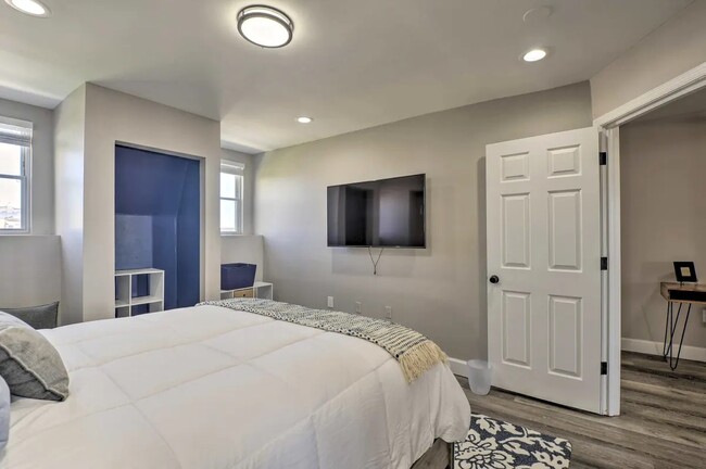 Building Photo - 941 Brooks Ln