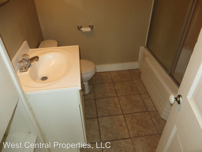 Building Photo - 710 W Packard Ave