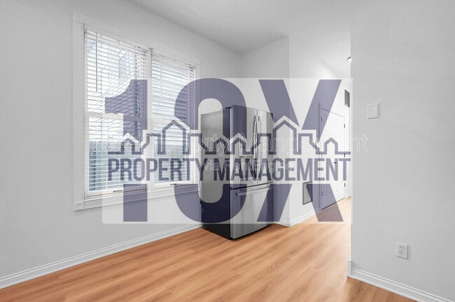 Building Photo - 1116 Summit St