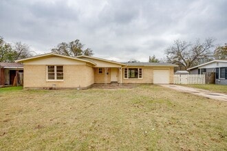Building Photo - Ready for New Tenants- 3 Bedroom, 1.5 Bath in NRH- Birdville ISD- 76108