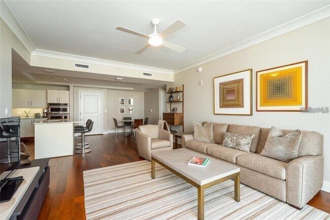 Building Photo - 1350 Main St